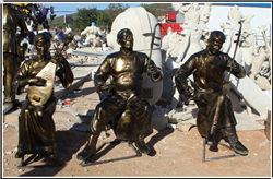 拉二胡的人雕塑 拉二胡的人雕塑