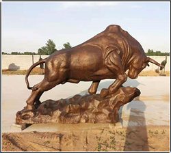 廣場開拓牛雕塑 廣場開拓牛雕塑