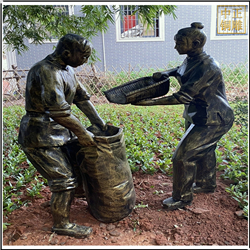 農(nóng)村干活人物銅雕塑 農(nóng)村干活人物銅雕塑