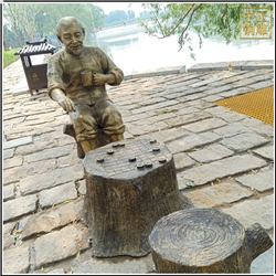 廣場(chǎng)下象棋銅像 廣場(chǎng)下象棋銅像